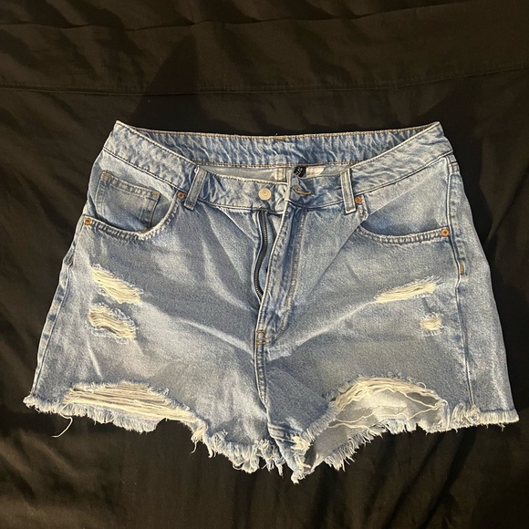 H&M Jeans Distressed Shorts - Picture 1 of 3